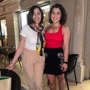 Meet your Posher, Marina